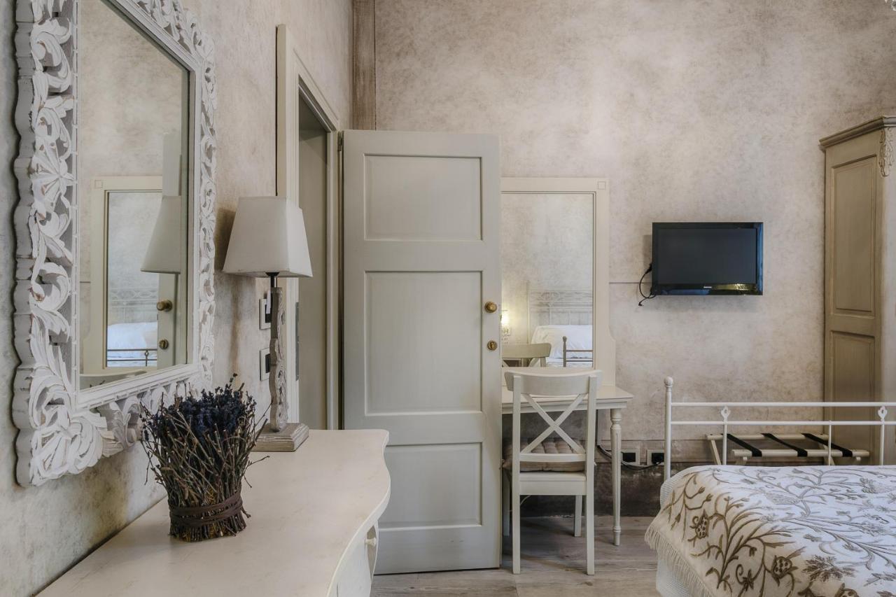 Relais Villa Vittoria Laglio Bagian luar foto