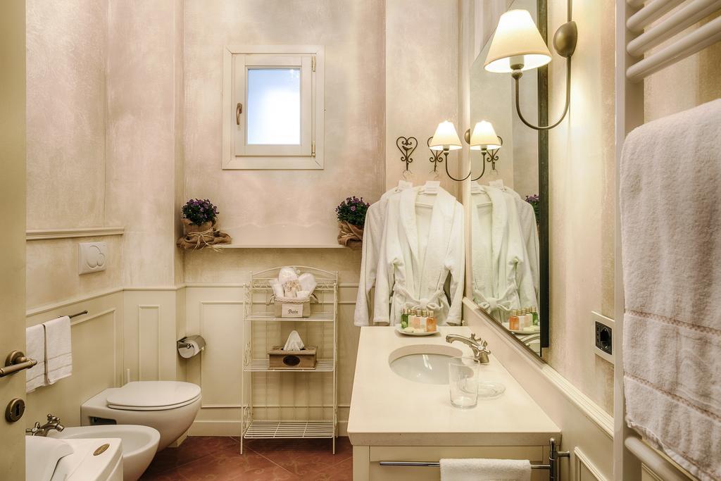 Relais Villa Vittoria Laglio Ruang foto