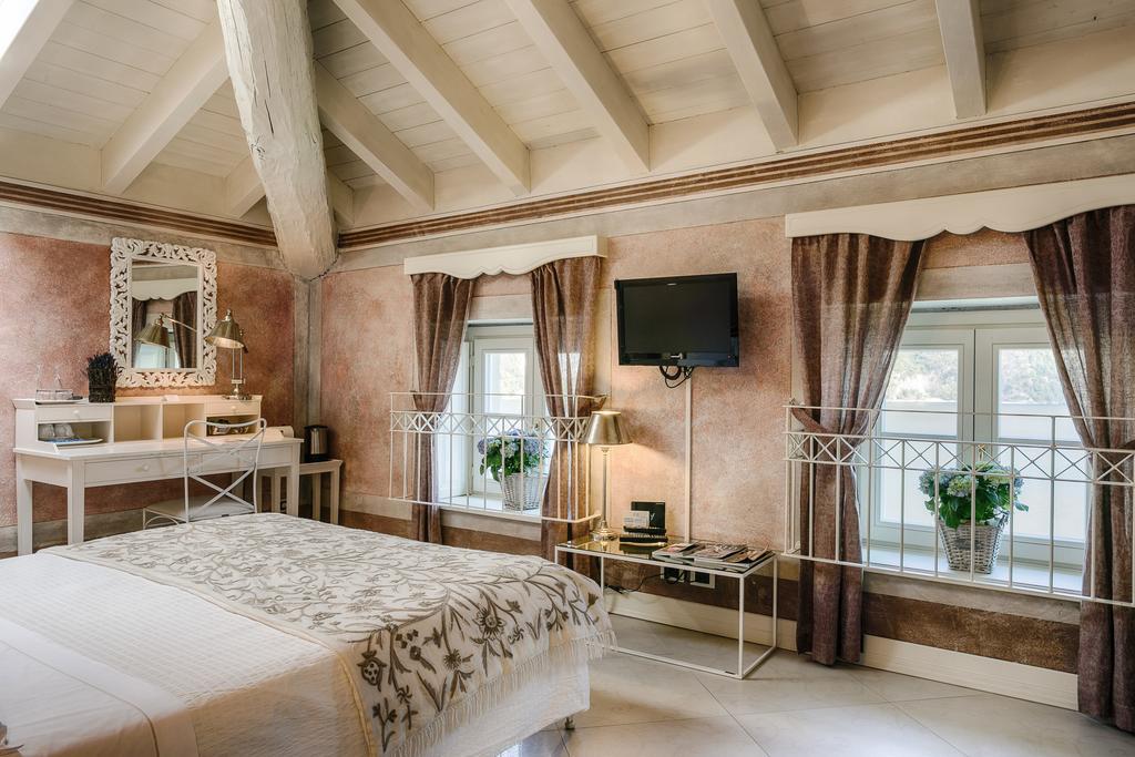 Relais Villa Vittoria Laglio Bagian luar foto